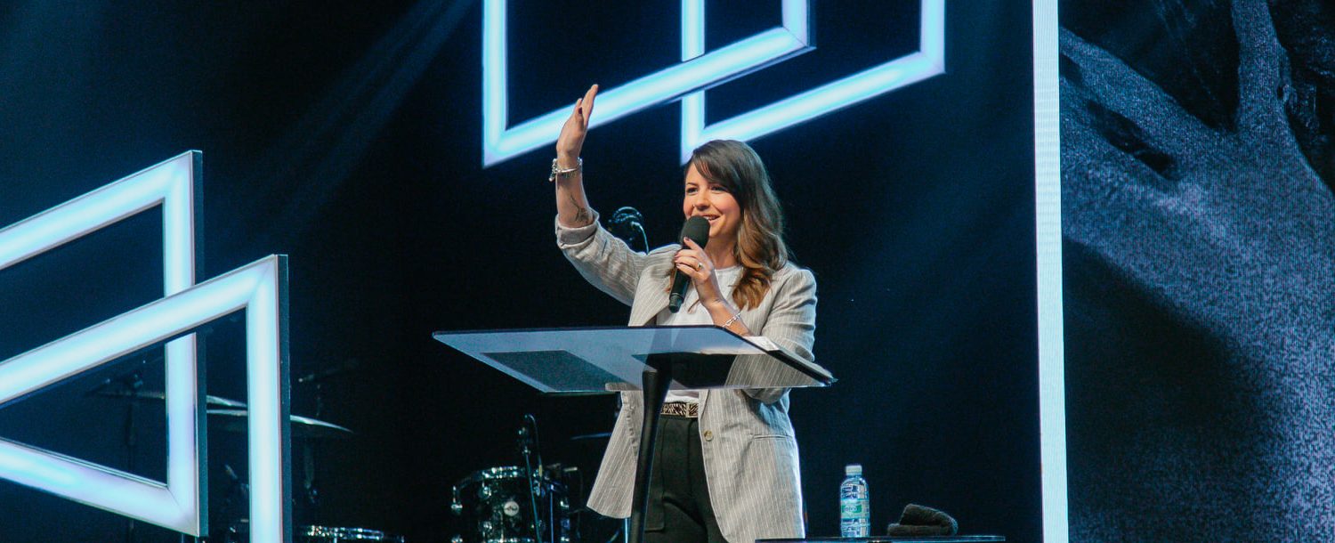 (English) Marina Bitencourt, 